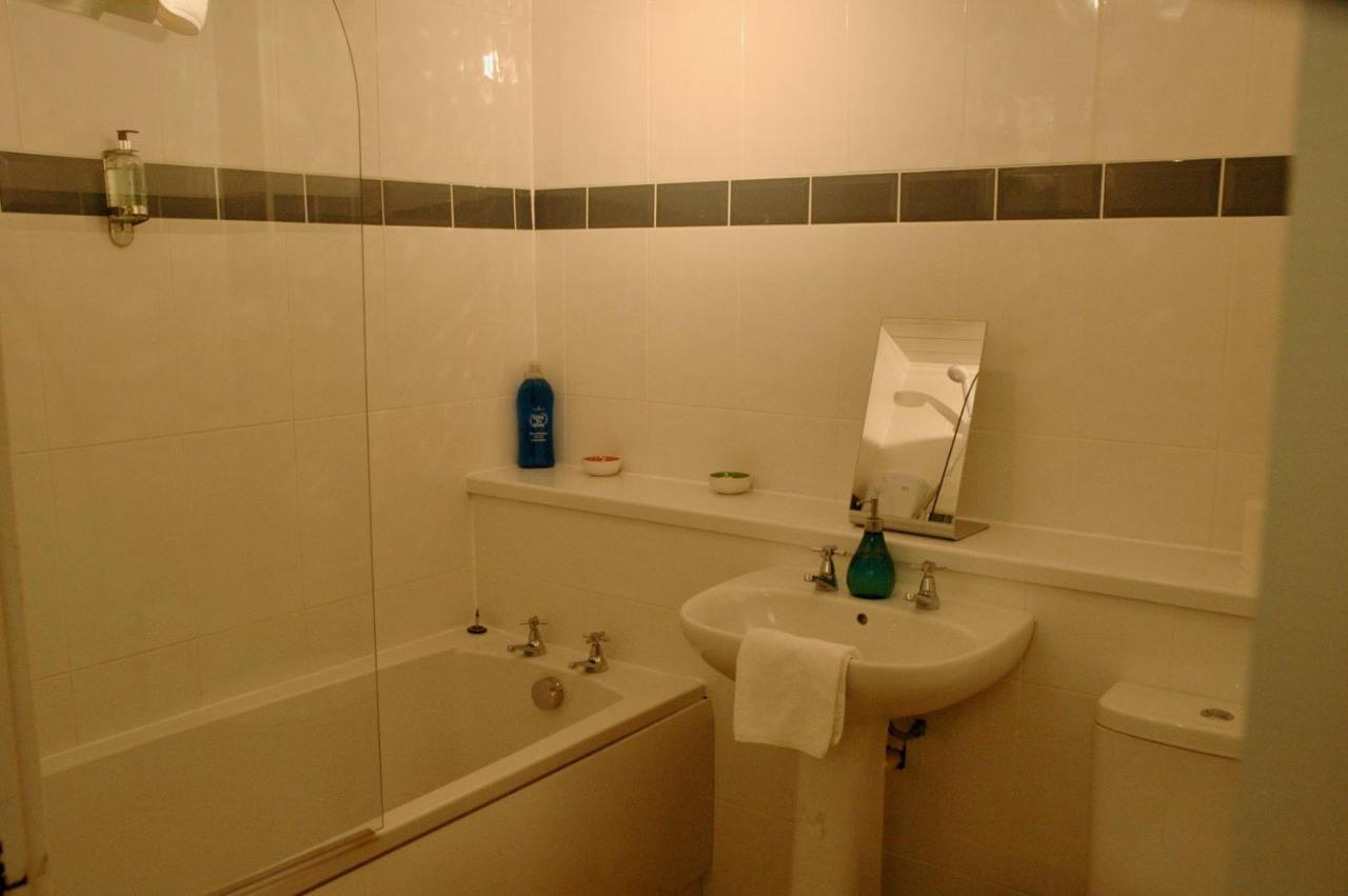 Fabulous Stylish Flat In Merchant City & Free Secure Parking Глазго Экстерьер фото